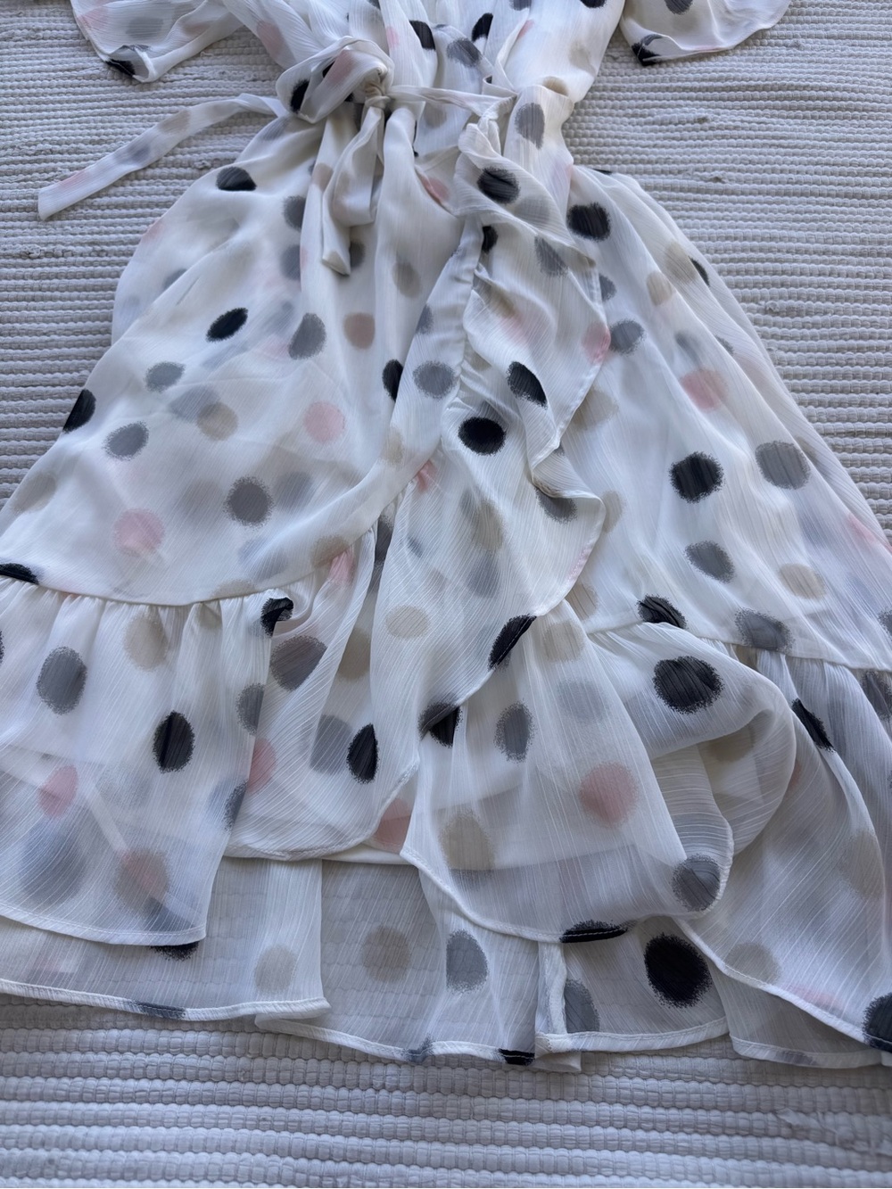 Calvin Klein Polka Dot Chiffon Wrap Dress Ruffle Hem Flutter Sleeve 12 - Picture 4 of 16